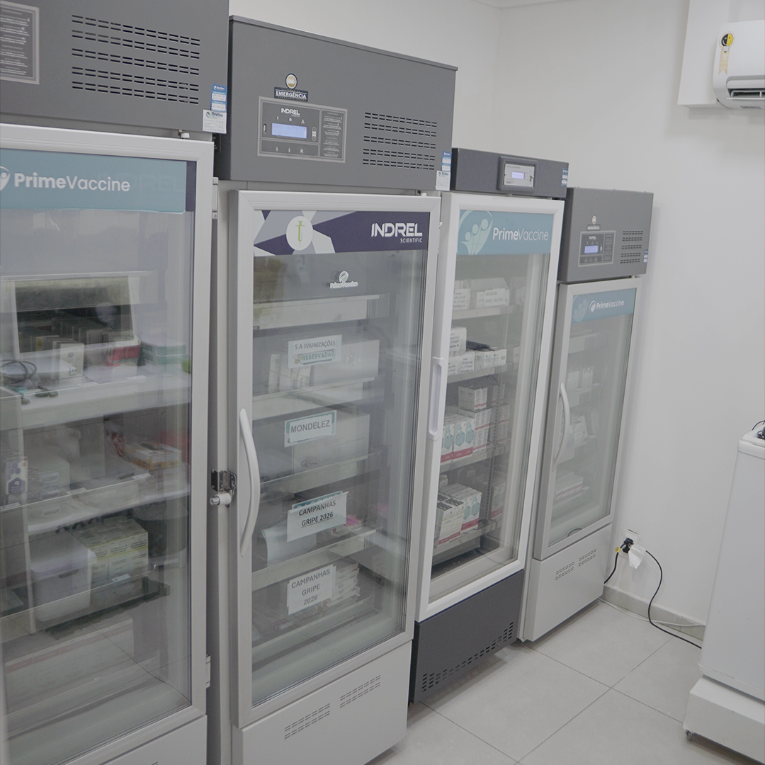 Equipamentos de refrigeração e armazenamento da clínica